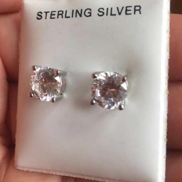 Sterling silver Cubic Zirconia Studs - Picture 3 of 4